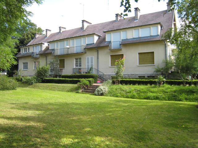 TRES BEL IMMEUBLE IDEAL INVESTISSEUR