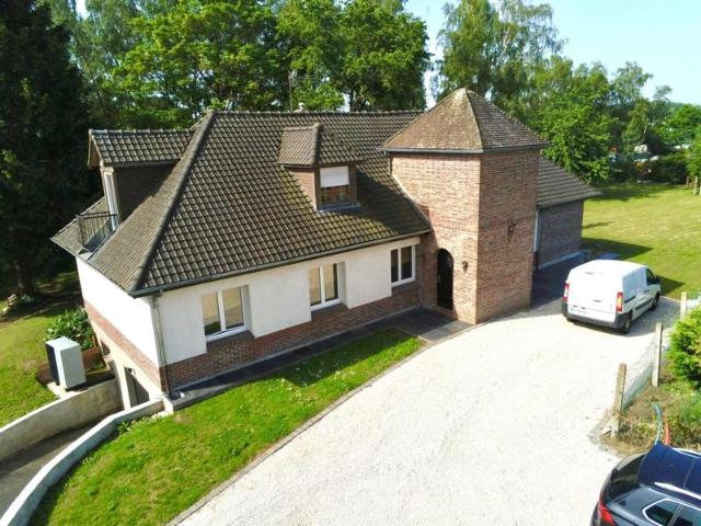Très belle maison à Lallaing: Semi Plain Pied de 170 m² sur 3 300 m² de Parcelle Verdoyante
