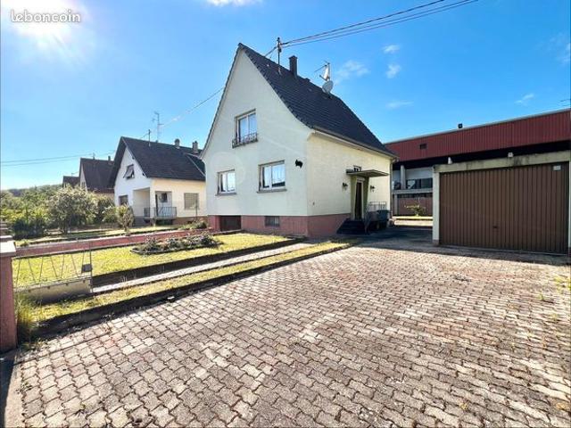 Très belle maison années 1950 5P 122m2 à rénover sur 5,21 ares – Très beau potentiel – Beaucoup de cachet Excellente situation centre Mundolsheim