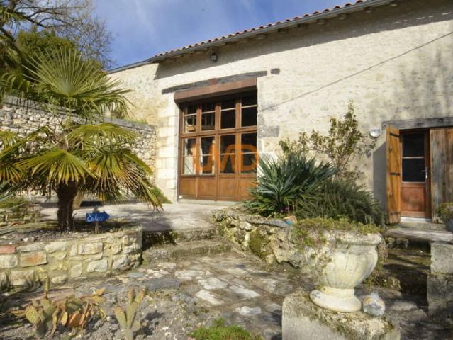 Très belle maison au calme, en pierre