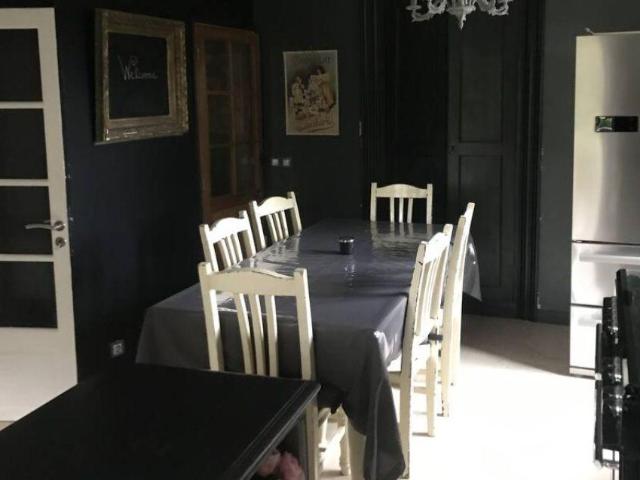 Très belle maison avec grands espaces communs