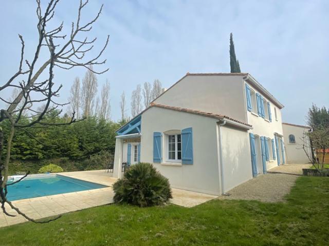 Très belle maison d'architecte avec piscine