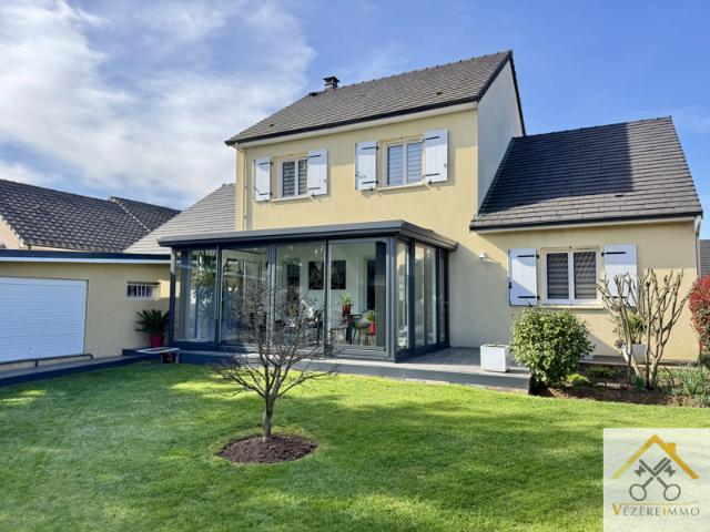 Belle maison 7 pièces 153 m2 à Varetz