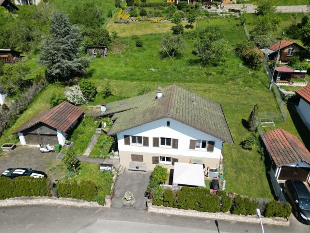 Très belle maison de 2 logements avec vue dégagée dans les hauteurs de Fontenais | dreamo. Ch
