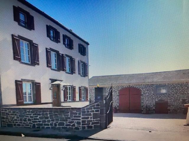 Très belle Maison de caractère avec piscine et superbe grange de 240 M2