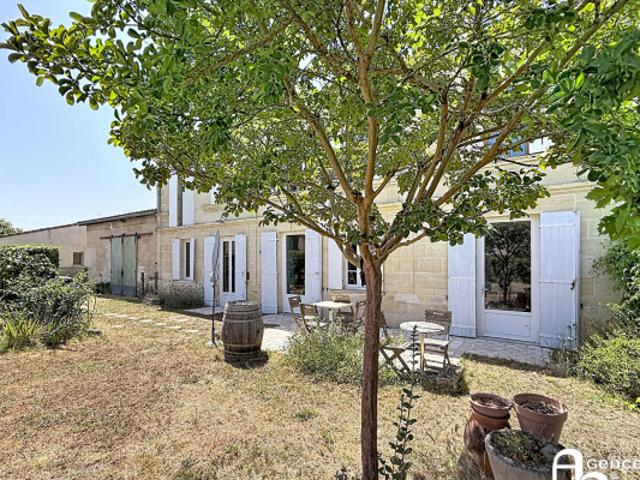 TRES BELLE MAISON DE CHARME EN PIERRE