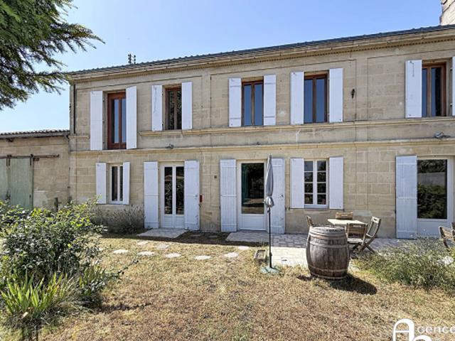 TRES BELLE MAISON DE CHARME EN PIERRE