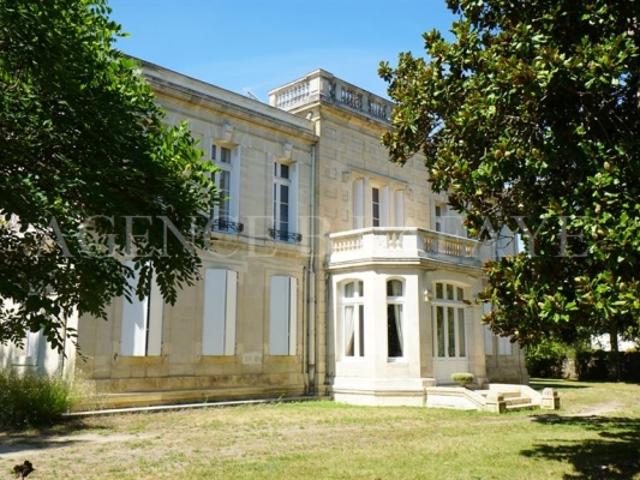 TRÈS BELLE MAISON DE MAÎTRE DU XIXème SIÈCLE DANS PARC CLOS DE 5700 m²