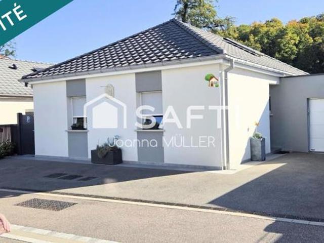 Très belle maison, de plain pied, moderne, avec garage et au calme