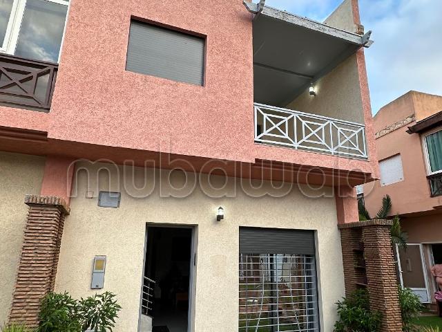 Très belle maison en vente à Sidi Bouzid. Surface de 110 m². Bien meublé