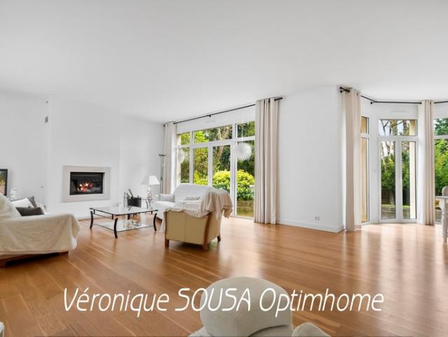 Trés belle maison familiale lumineuse 4 chambres dont 3 suites – écoles et gare à pied