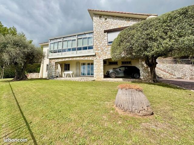 Très belle Maison Gattières
