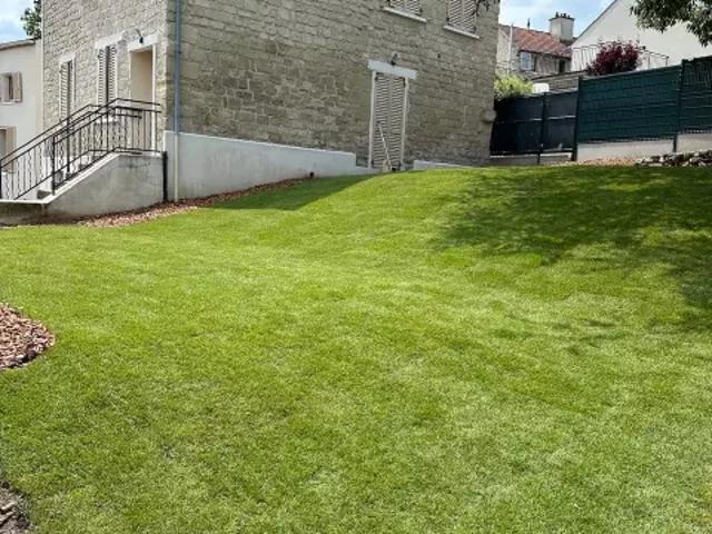 Très belle maison située au centre du vieux de Carrières sur Seine