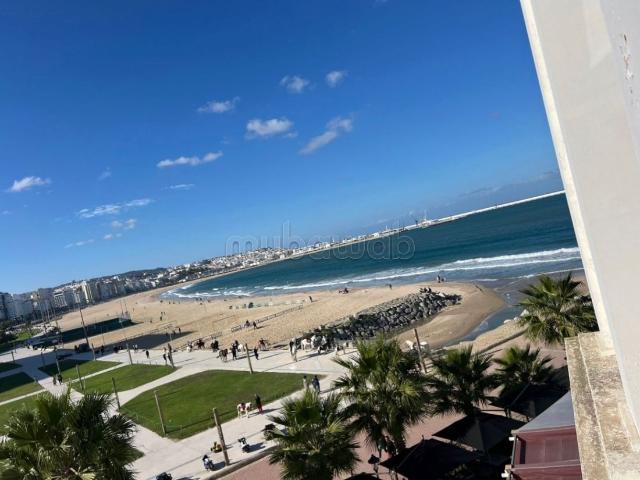 Très belle appartement 3 pièce en location vacance sur la corniche vue sur mer avec parking et wifi