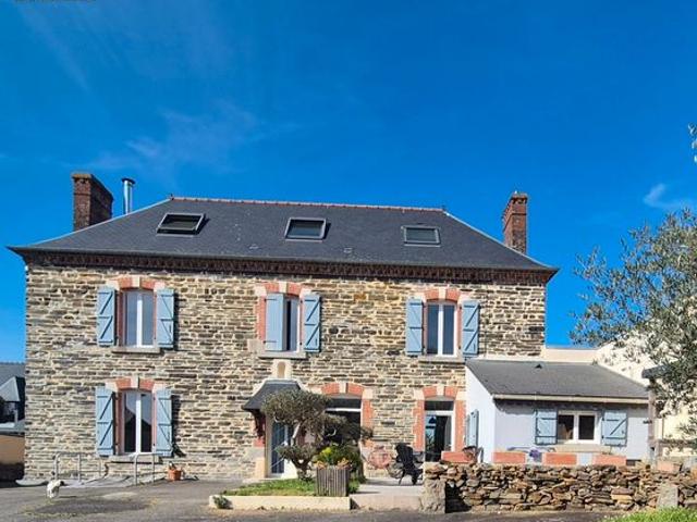 Très belle demeure de caractère sur Bourgbarré d’une surface de 230 m2 au sol