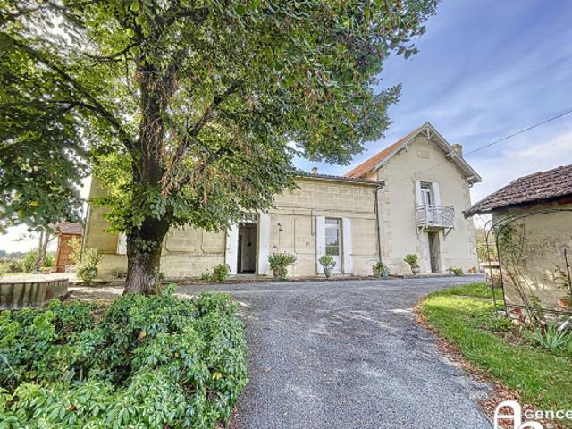 TRES BELLE DEMEURE FAMILIALE et GITES