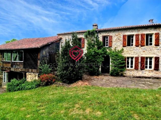 Très belle ferme avec dépendances et terrain 156m² Arbas