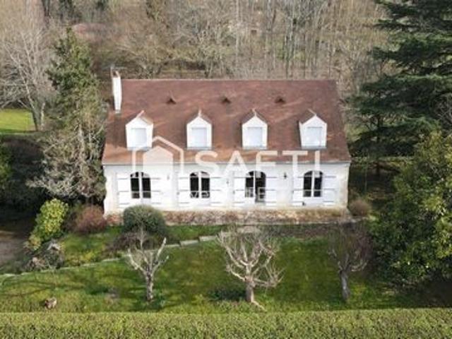 TRES BELLE PROPRIETE DE PLUS DE 200m2 SUR 5964m2