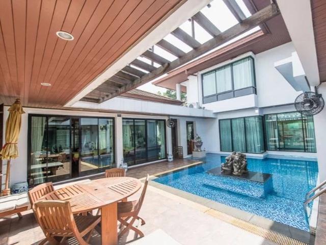 Très belle villa moderne située à Bangkok