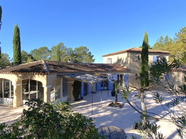 Très belle villa avec vues remarquable et grand terrain 230m² Bras