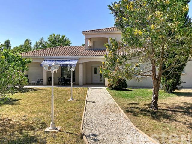 Très belle villa à vendre à Saujon 4 pièces, 154 m² sur terrain de 969 m²