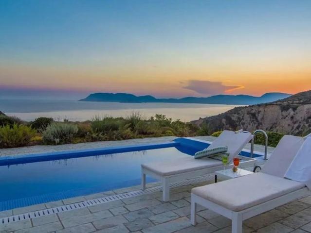 Très belle villa contemporaine située à Zante