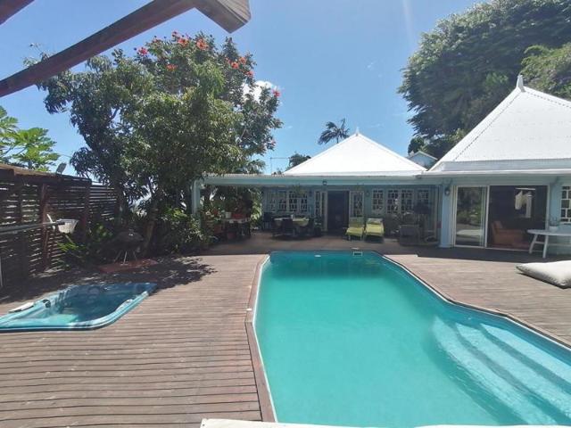Très belle villa créole Saint Denis La Réunion La Montagne 4 pièce s 185m²