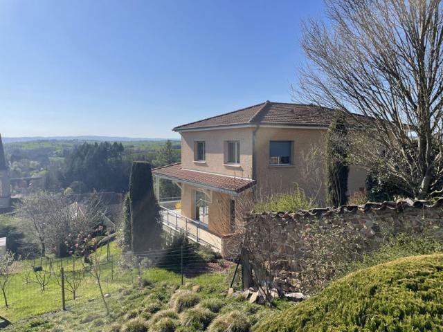 Très belle villa de 2007 avec 2300m2 de terrain