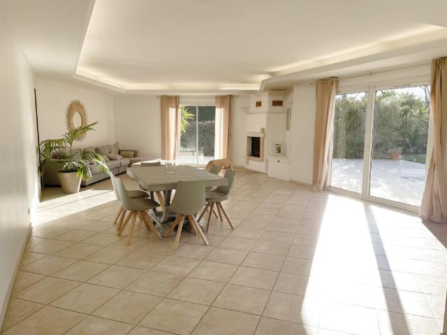 Très belle villa F6 meublée
