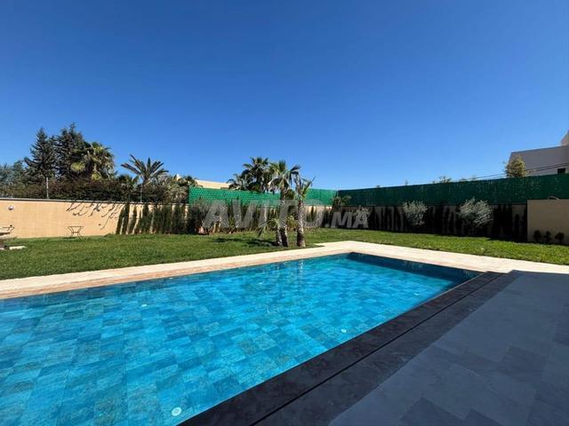 Très belle villa H standing 6 suites route Fès