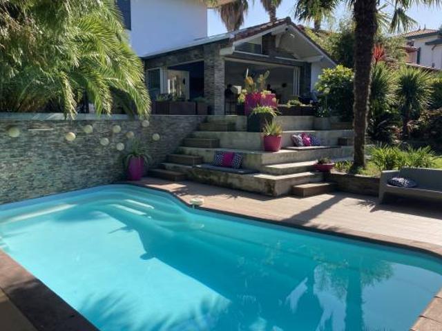 TRÈS BELLE VILLA PROCHE CENTRE VILLE BIARRITZ