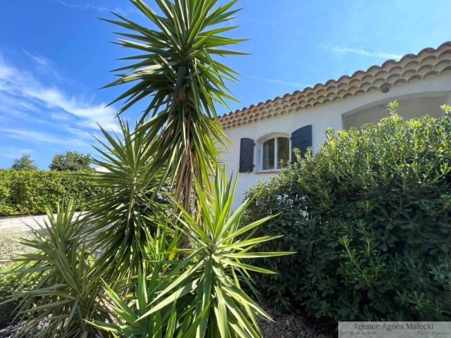 TRES BELLE VILLA SUR CAVALAIRE SANS AUCUN TRAVAUX