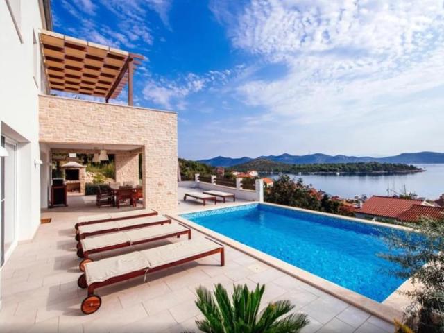 Très belle villa vue mer située à Zadar