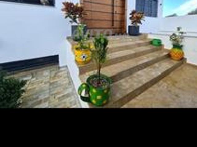 Très belle villa 3 niveaux 280m2 titre Kénitra