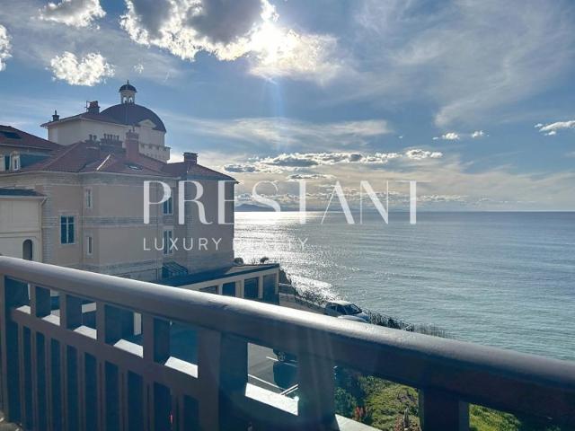Très bien situé, appartement rare avec grande terrasse et vue vue imprenable Océan