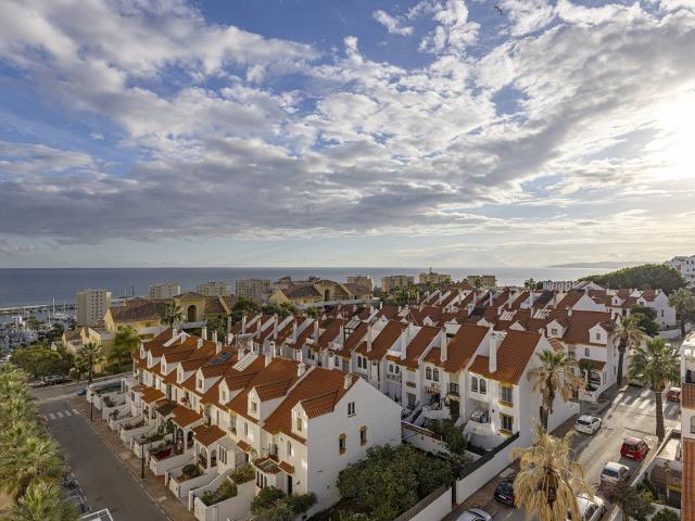 Tres dormitorios, orientación suroeste y una ubicación que p. 107m² Estepona