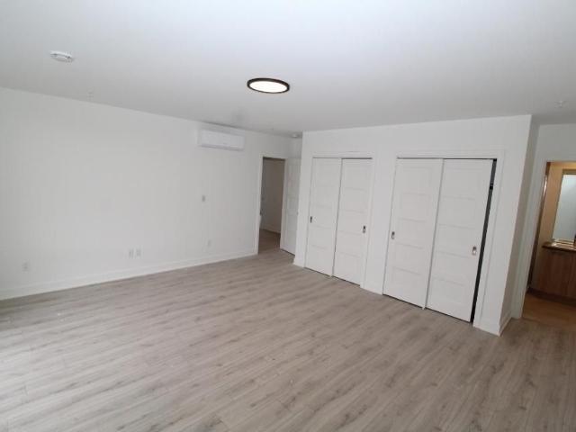 Très Grand Condo 5 1/2 à louer, 1er Juillet Flexible