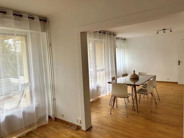 Très grand T4 meublé 147.63 m2