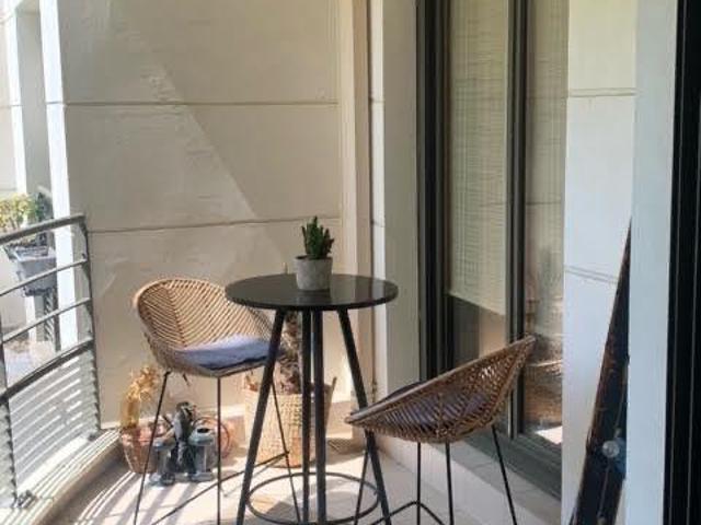 Très grand 2 pièces avec balcon Levallois Perret