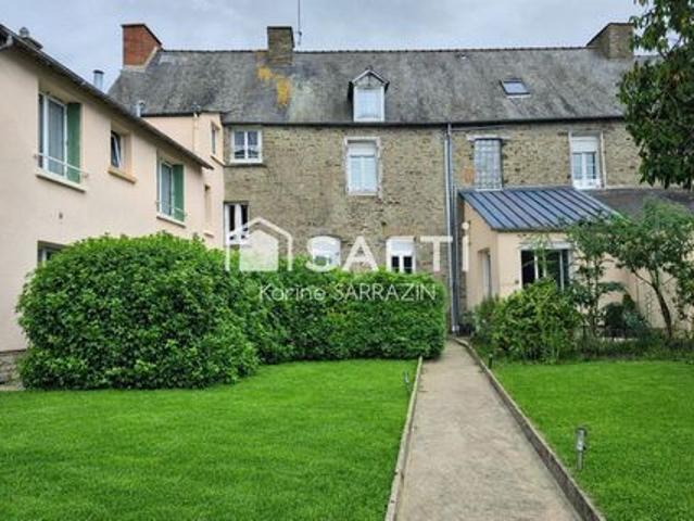 Très grande grande maison de ville