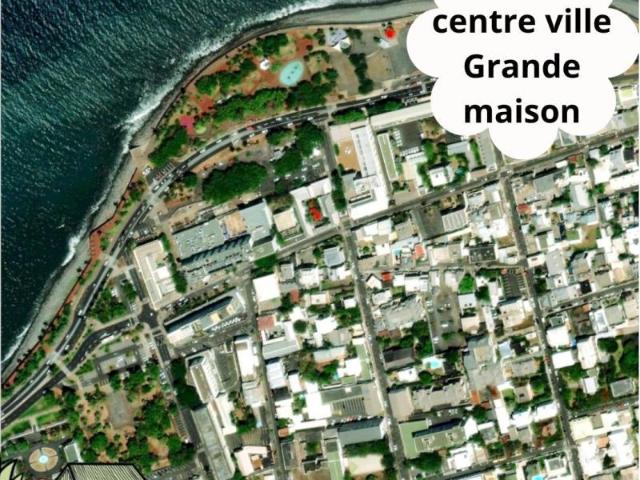 Très grande maison d'architecte en coeur de ville
