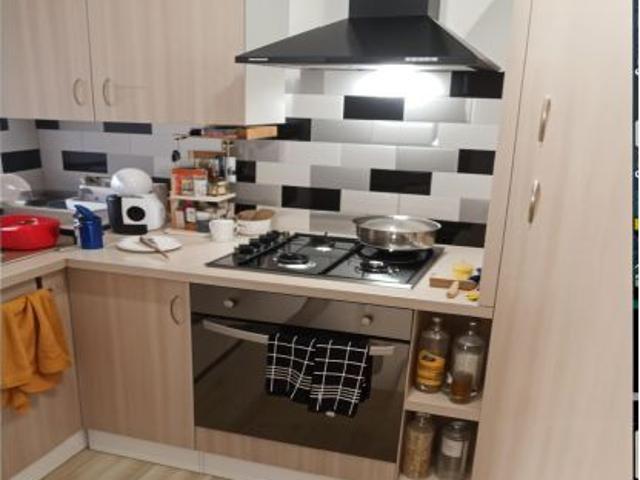Tres habitaciones y espacios abiertos en una zona con vida real de Valencia