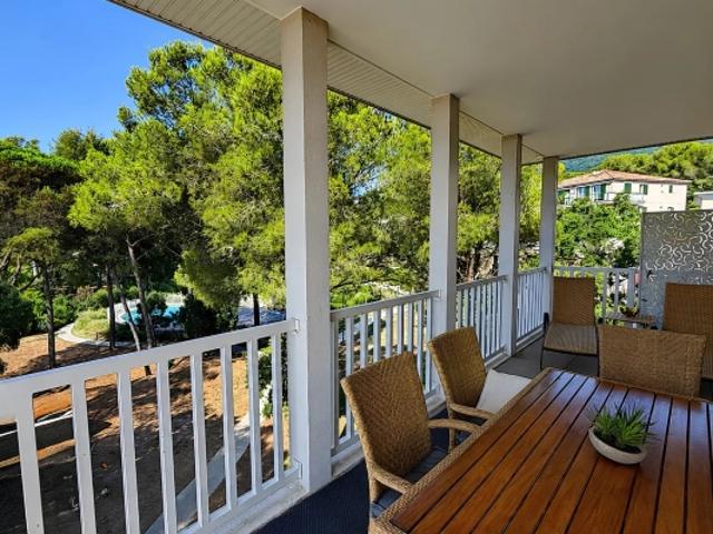 Très joli 4P dans domaine sécurisé avec piscine à pied de la mer et du centre ville!