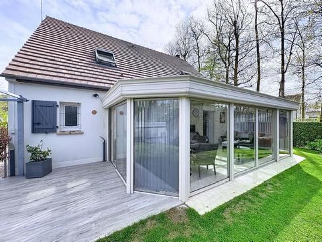 très jolie maison traditionnelle idéalement située