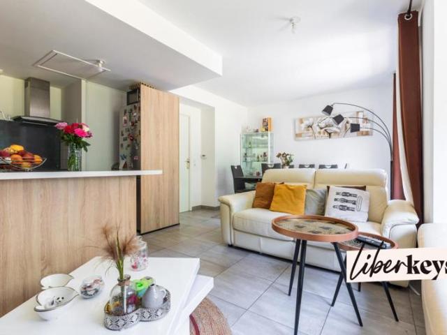 Très jolie maison de ville dans résidence récente sur les Coteaux