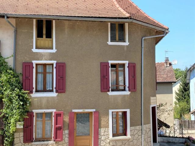 TRES JOLIE MAISON DE VILLAGE 5 PIECES
