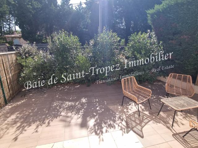 Très jolie petite maison indépendante entièrement rénovée av. 50m² Gassin