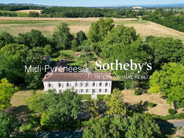 Très jolie propriété avec deux maisons 350m² Puylaurens