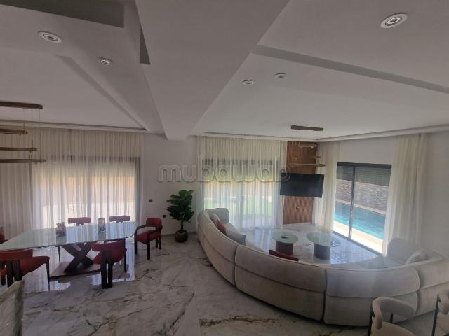Très jolie villa bien meublée avec piscine