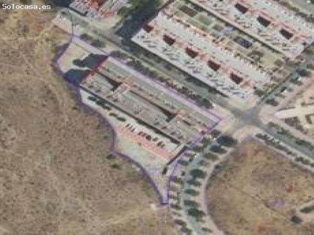 Tres locales comerciales en bruto en Soliva Este